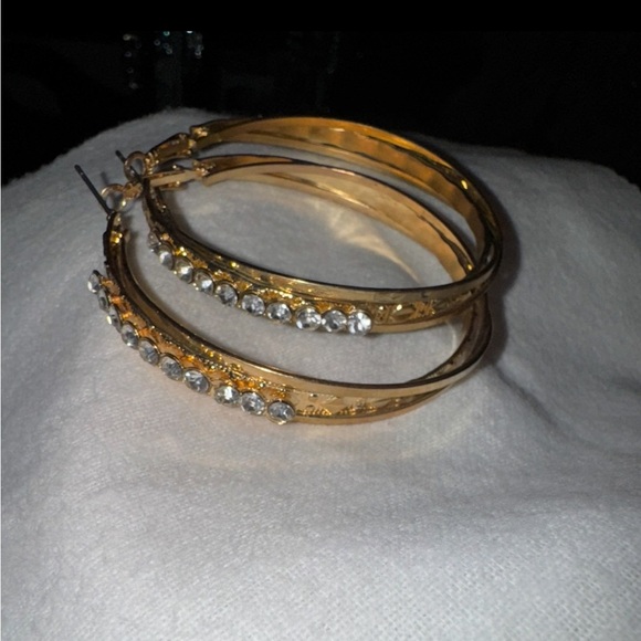 Stunning Gold-Tone Crystal Hoop Earrings - Elegant & Eye-Catching - Picture 2 of 14